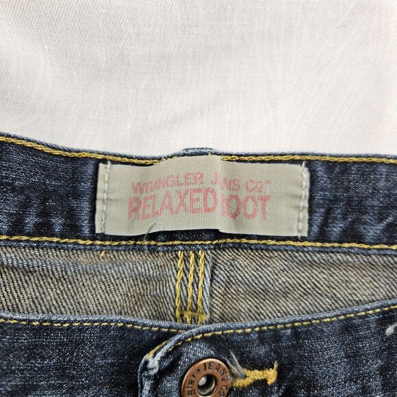 Men's Wrangler Boot Cut Relaxed Jeans 38 x 30 Dark Wash - Picture 5 of 8